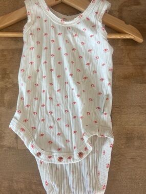 PiuPiuchick beach umbrella onesie